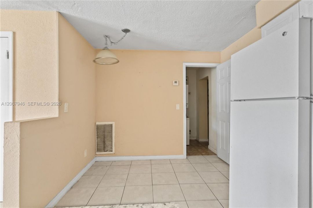 En Venta: $405,000 (3 camas, 2 baños, 1168 Pies cuadrados)