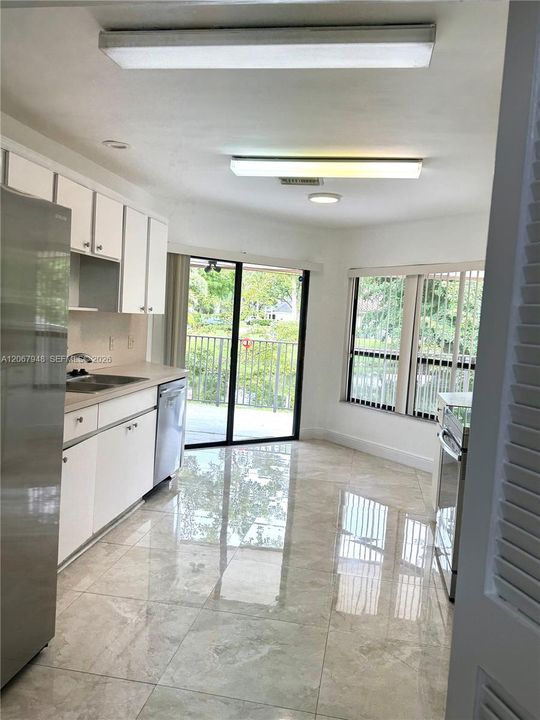 For Rent: $4,200 (4 beds, 2 baths, 2350 Square Feet)
