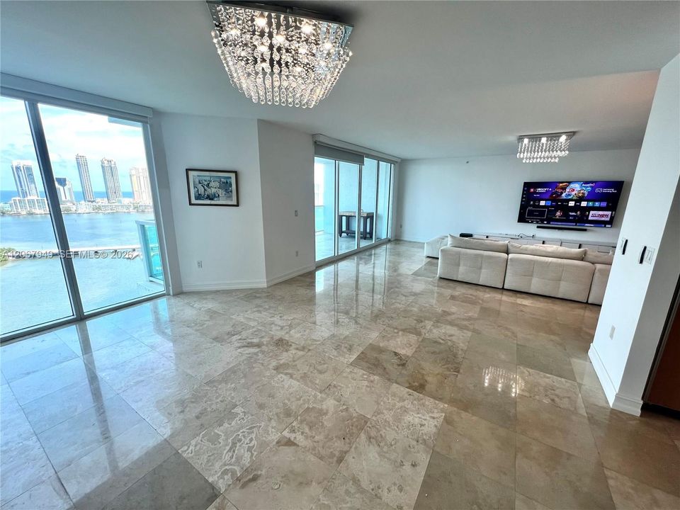 В аренду: $9,500 (2 спален, 2 ванн, 2970 Квадратных фут)