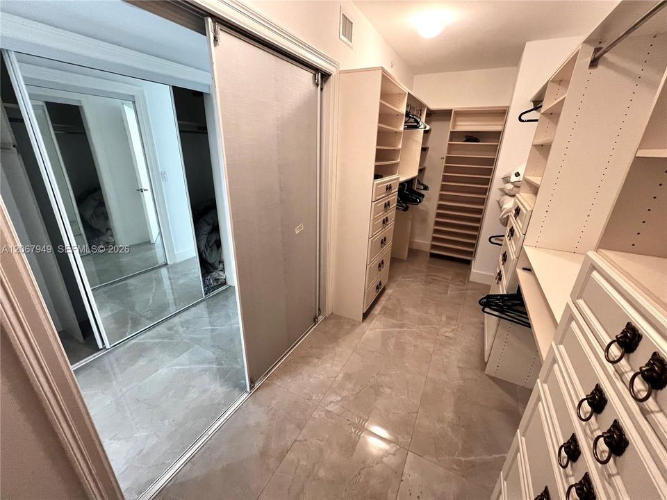 В аренду: $9,500 (2 спален, 2 ванн, 2970 Квадратных фут)