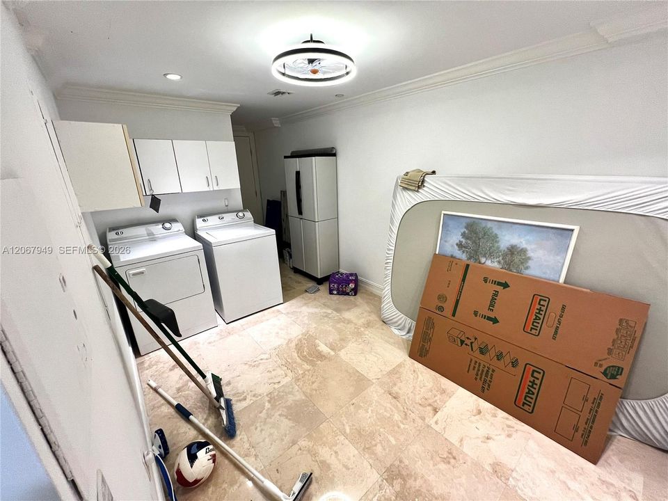 В аренду: $9,500 (2 спален, 2 ванн, 2970 Квадратных фут)