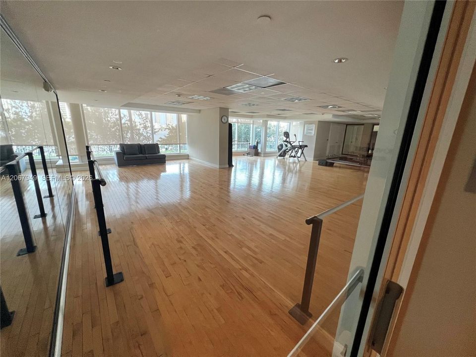 В аренду: $9,500 (2 спален, 2 ванн, 2970 Квадратных фут)