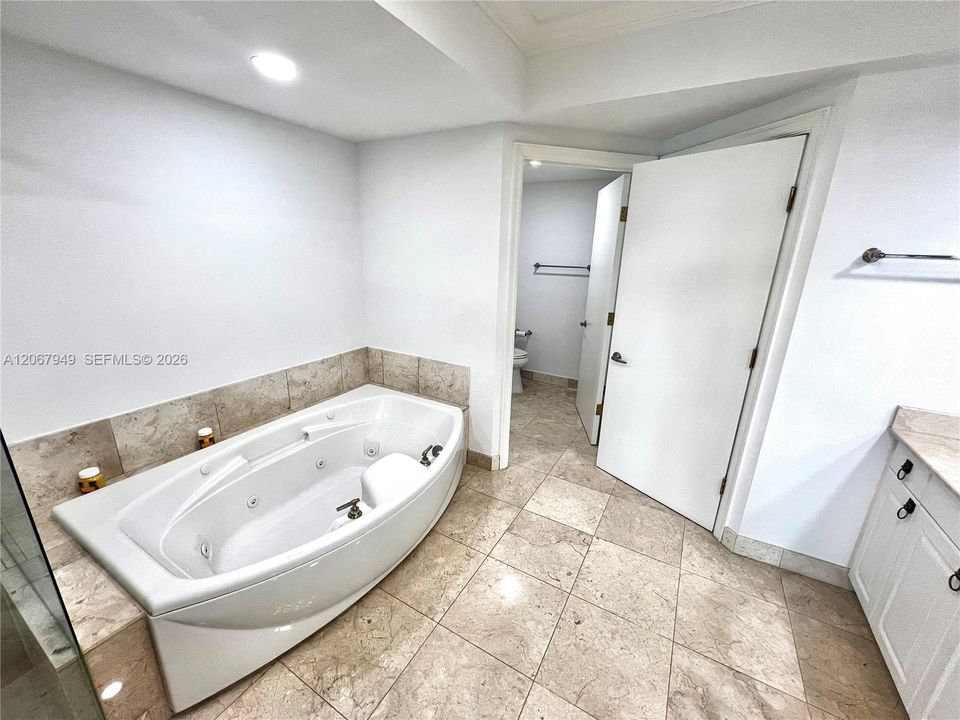 В аренду: $9,500 (2 спален, 2 ванн, 2970 Квадратных фут)