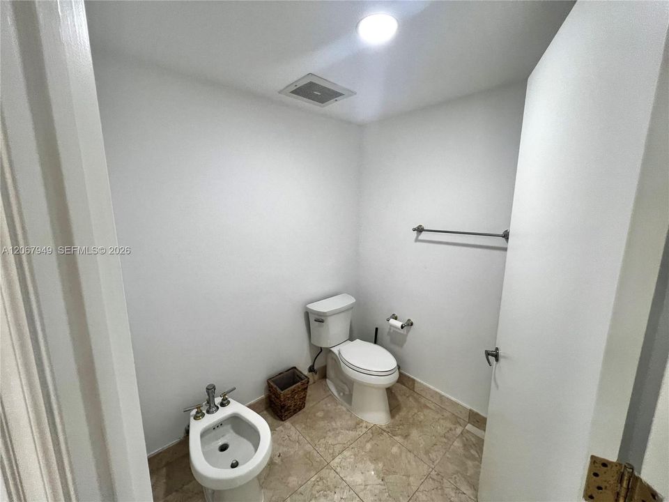 В аренду: $9,500 (2 спален, 2 ванн, 2970 Квадратных фут)