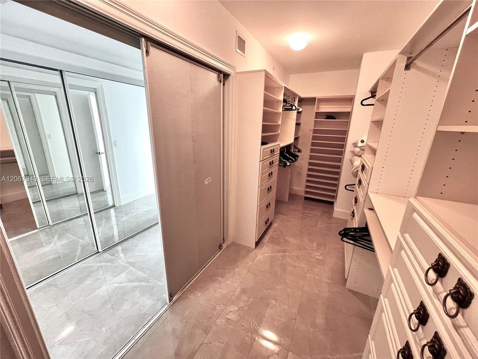 В аренду: $9,500 (2 спален, 2 ванн, 2970 Квадратных фут)