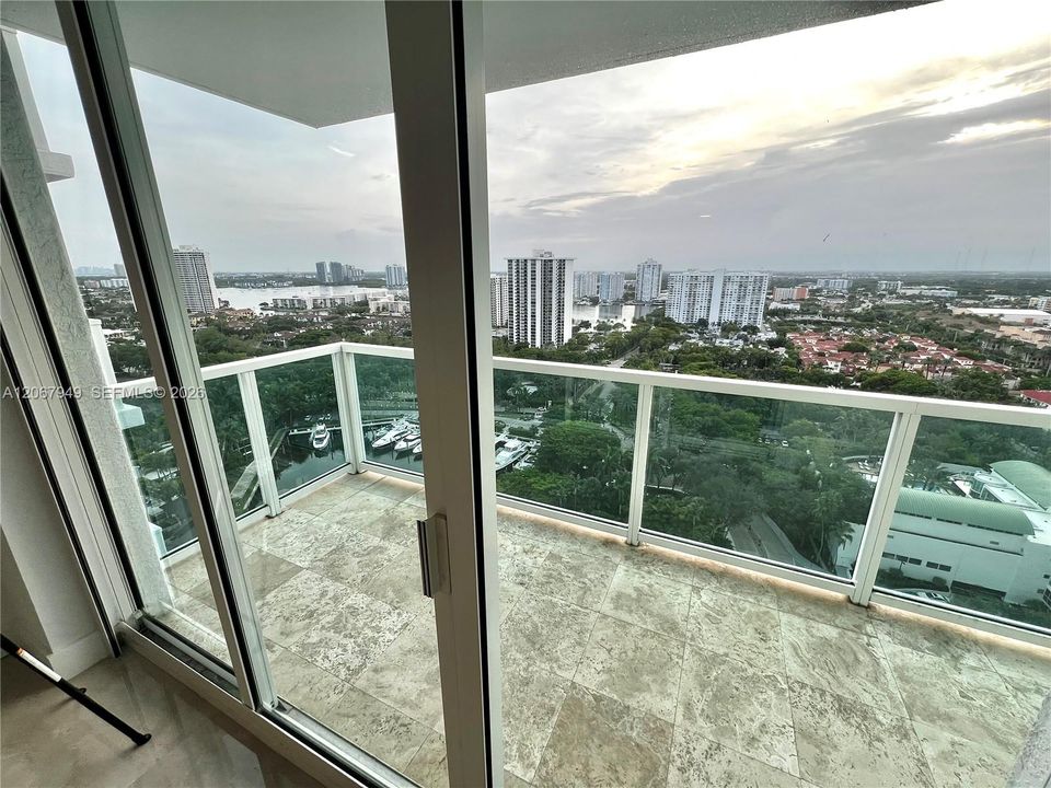 В аренду: $9,500 (2 спален, 2 ванн, 2970 Квадратных фут)