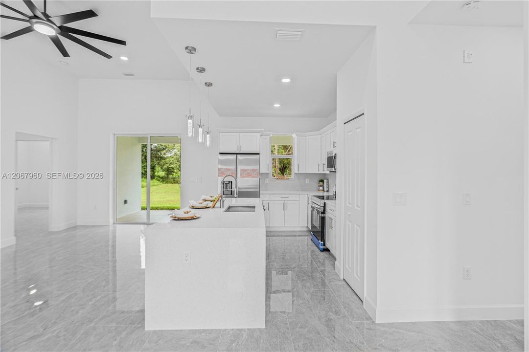 For Sale: $409,900 (3 beds, 2 baths, 1800 Square Feet)