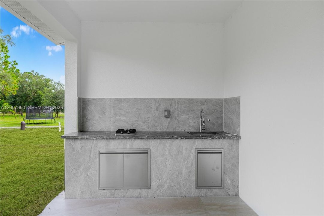 For Sale: $409,900 (3 beds, 2 baths, 1800 Square Feet)