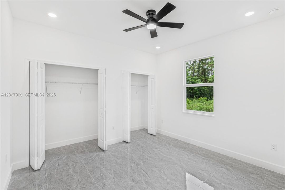 For Sale: $409,900 (3 beds, 2 baths, 1800 Square Feet)