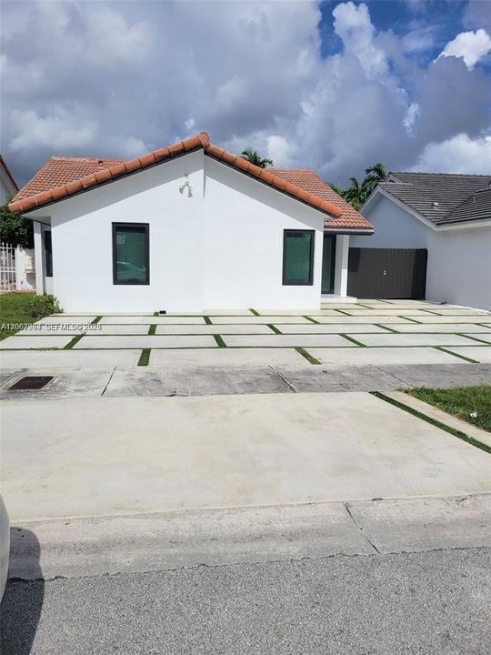 В аренду: $3,850 (4 спален, 2 ванн, 1793 Квадратных фут)