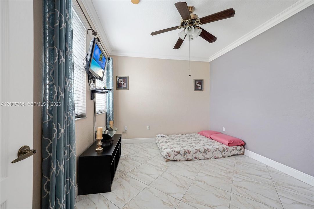 For Sale: $920,000 (4 beds, 2 baths, 2372 Square Feet)