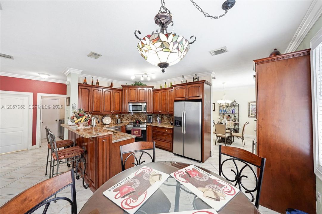 For Sale: $920,000 (4 beds, 2 baths, 2372 Square Feet)