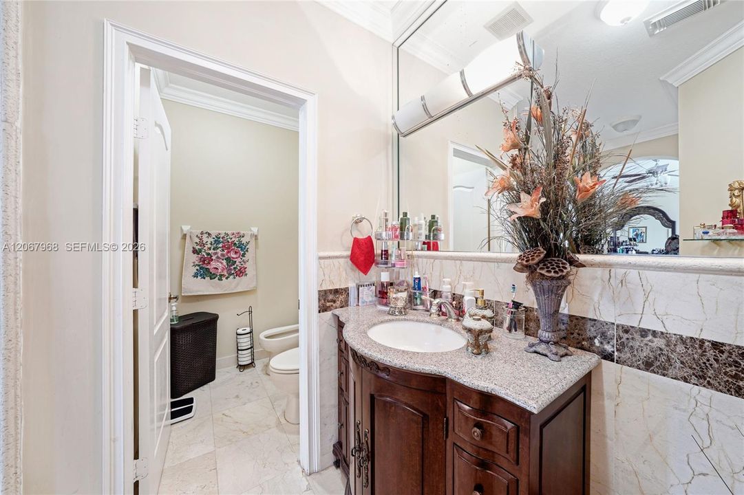 For Sale: $920,000 (4 beds, 2 baths, 2372 Square Feet)