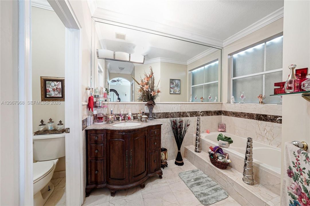For Sale: $920,000 (4 beds, 2 baths, 2372 Square Feet)