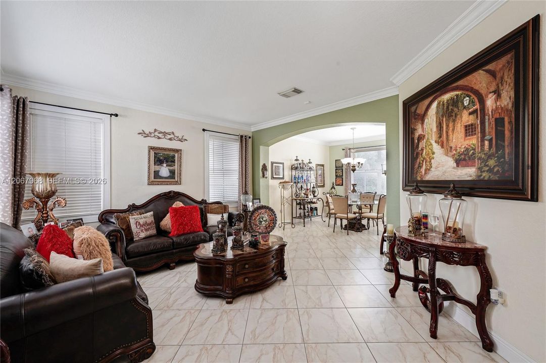 For Sale: $920,000 (4 beds, 2 baths, 2372 Square Feet)