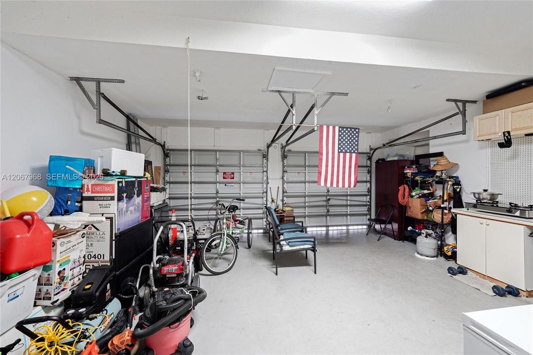 For Sale: $920,000 (4 beds, 2 baths, 2372 Square Feet)