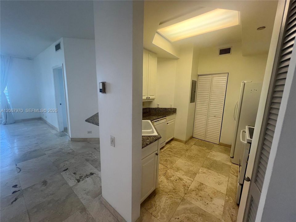 В аренду: $3,550 (1 спален, 1 ванн, 780 Квадратных фут)