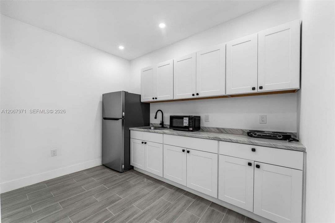 For Rent: $1,500 (1 beds, 1 baths, 500 Square Feet)