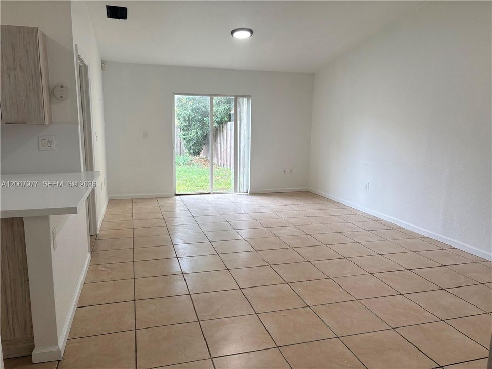 For Rent: $3,150 (3 beds, 2 baths, 1400 Square Feet)