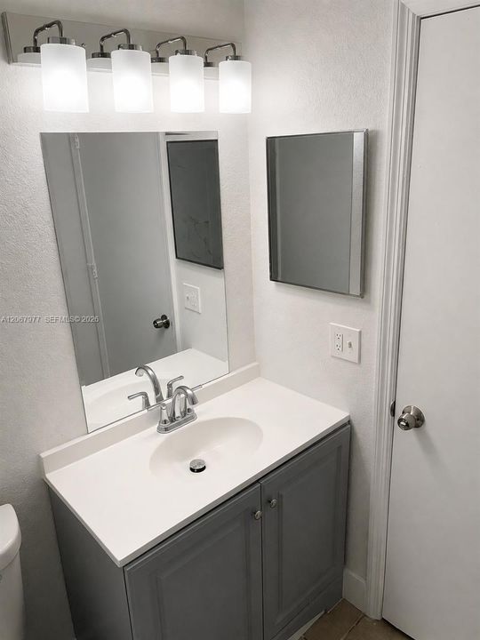 For Rent: $3,150 (3 beds, 2 baths, 1400 Square Feet)