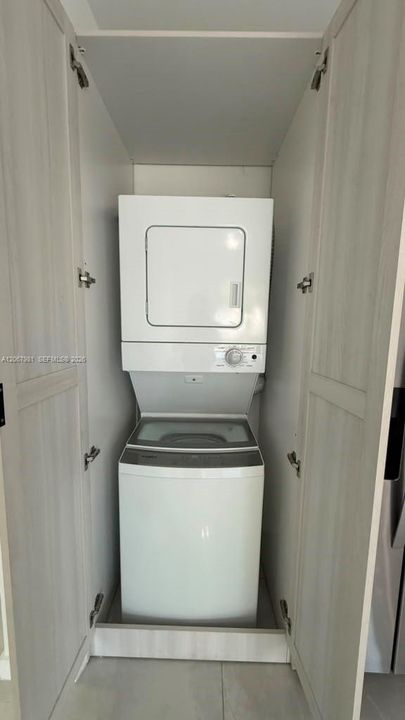 For Rent: $1,900 (1 beds, 1 baths, 550 Square Feet)