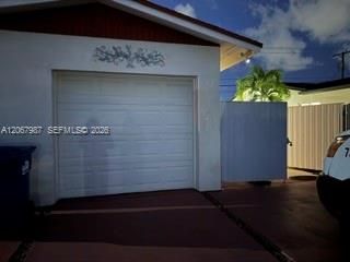 For Sale: $675,000 (5 beds, 2 baths, 1903 Square Feet)