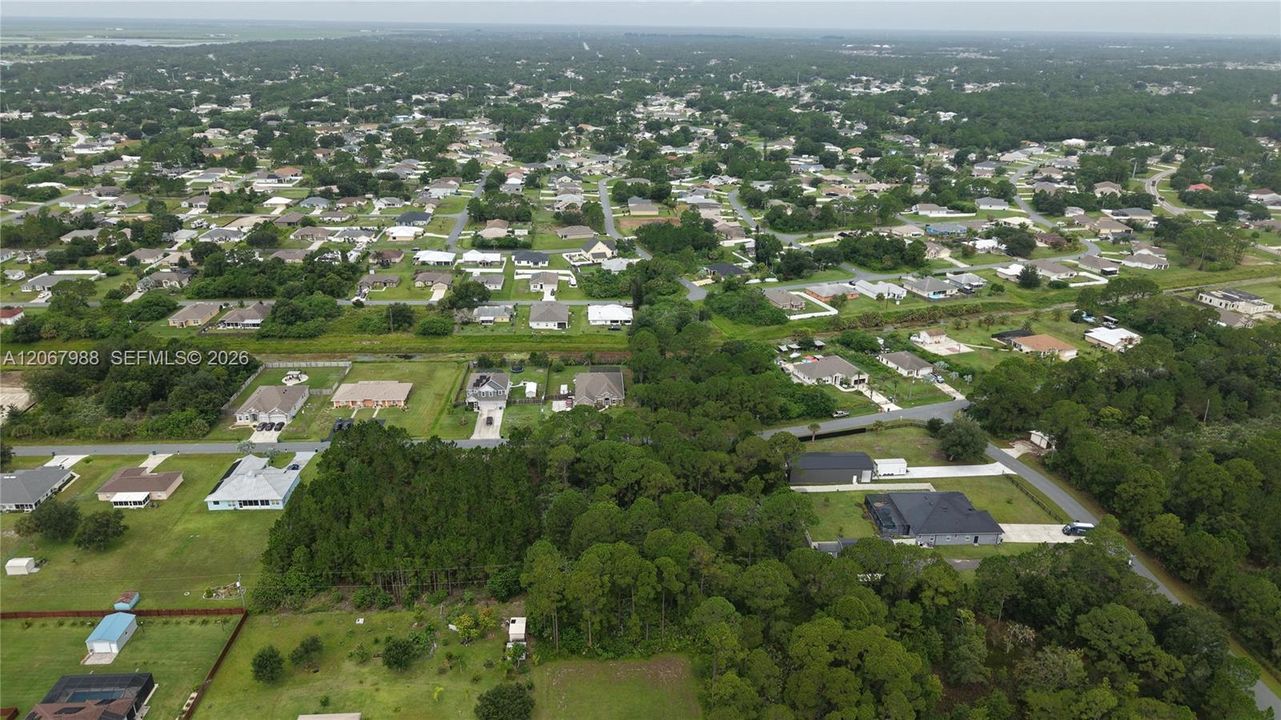 待售: $160,000 (1.05 acres)