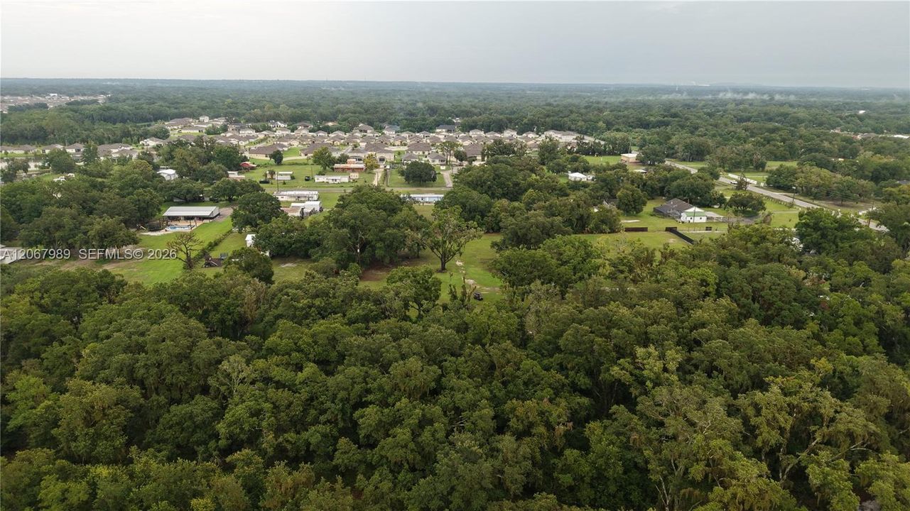 На продажу: $699,900 (3.21 acres)