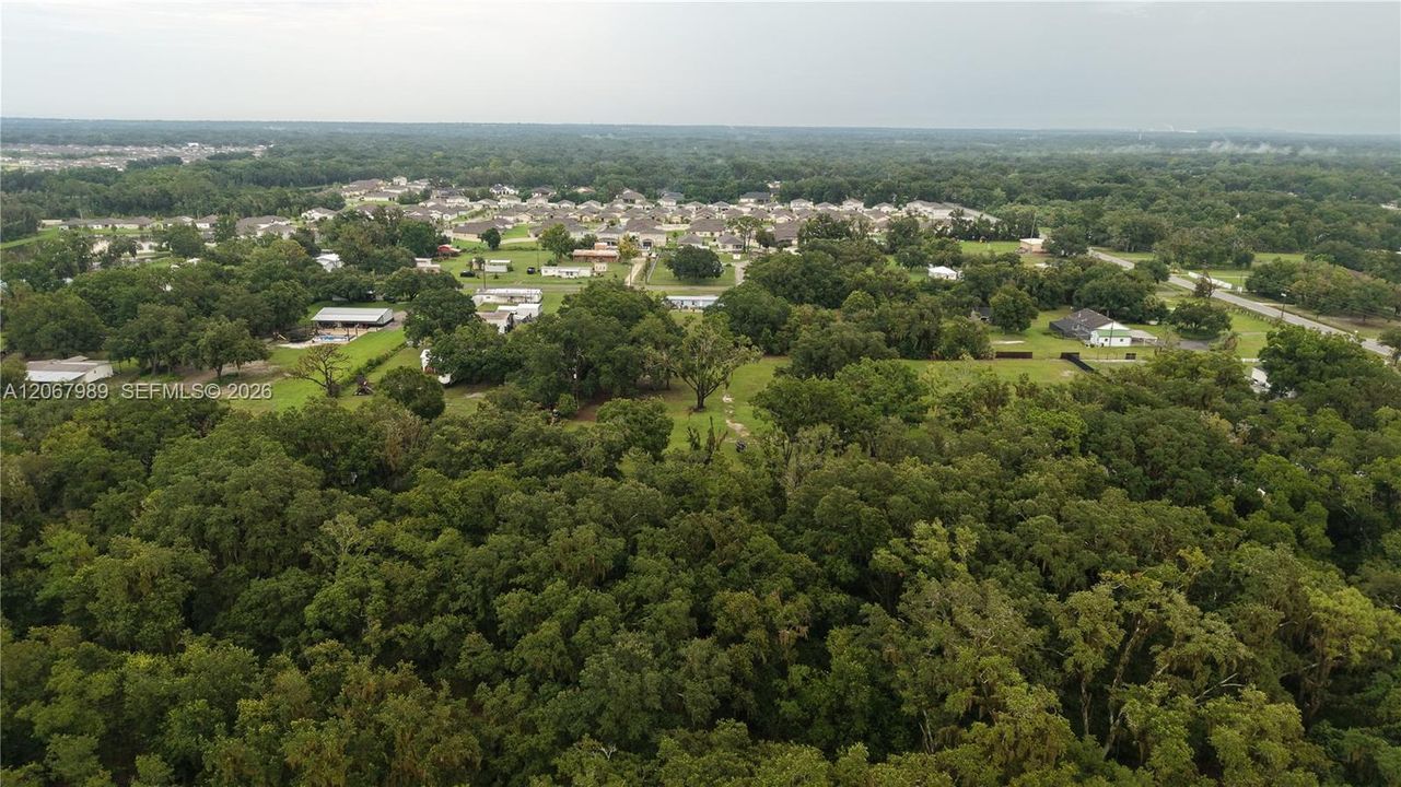 На продажу: $699,900 (3.21 acres)