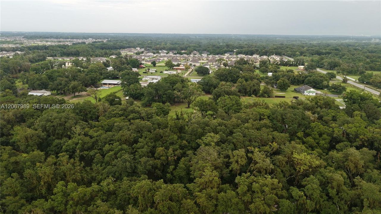 На продажу: $699,900 (3.21 acres)