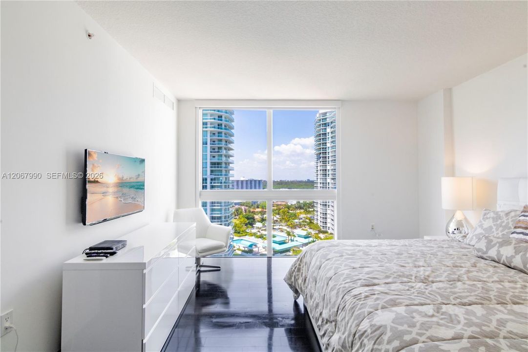 For Sale: $895,000 (3 beds, 2 baths, 1492 Square Feet)