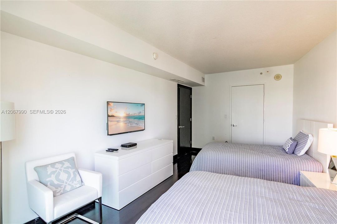For Sale: $895,000 (3 beds, 2 baths, 1492 Square Feet)