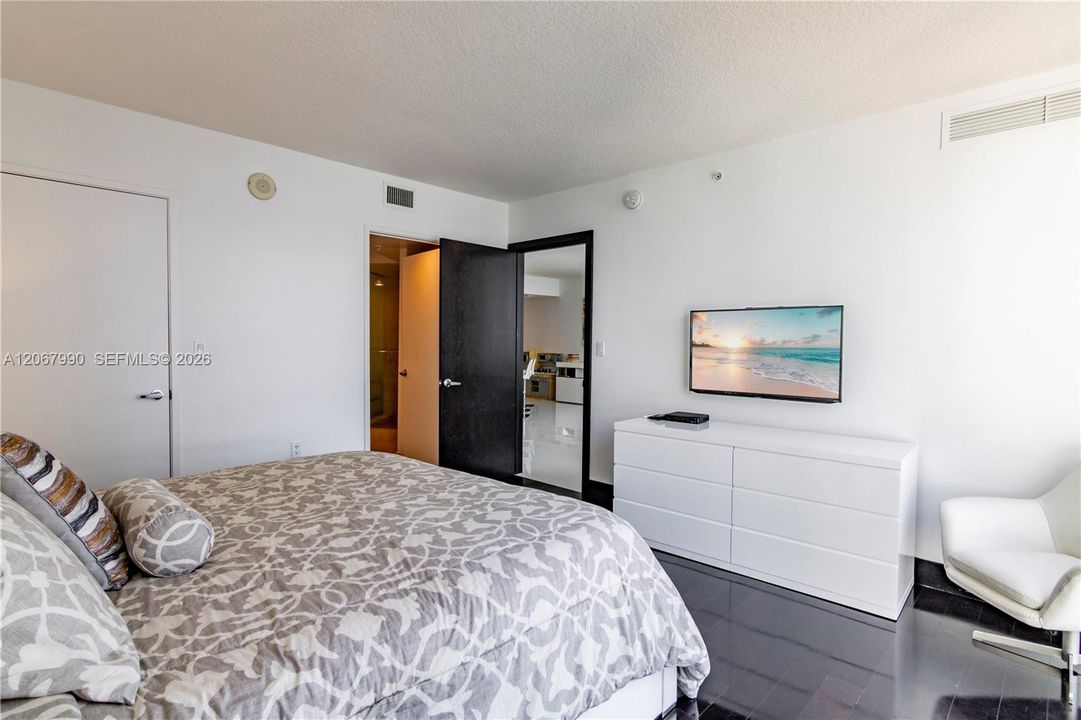 For Sale: $895,000 (3 beds, 2 baths, 1492 Square Feet)