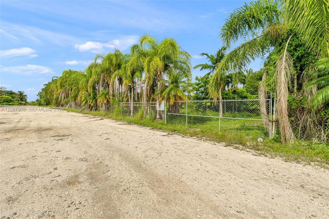 En Venta: $649,999 (2.54 acres)