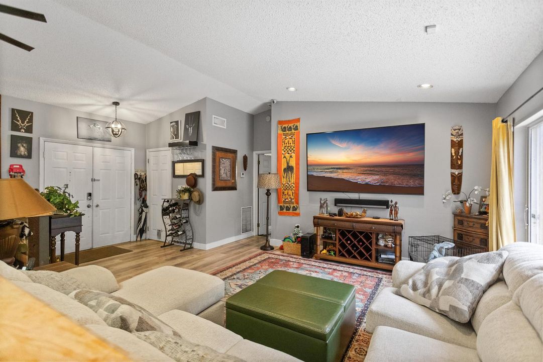 585A4753