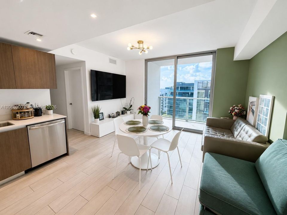 For Rent: $3,950 (2 beds, 2 baths, 862 Square Feet)