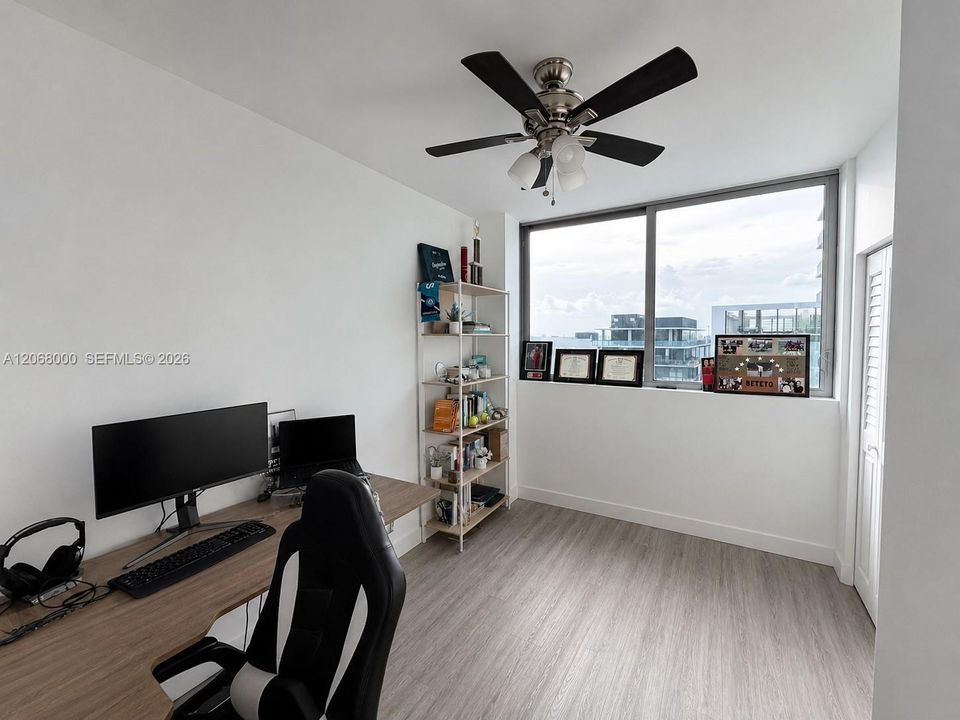 For Rent: $3,950 (2 beds, 2 baths, 862 Square Feet)