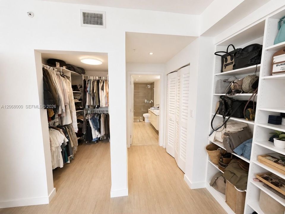 For Rent: $3,950 (2 beds, 2 baths, 862 Square Feet)