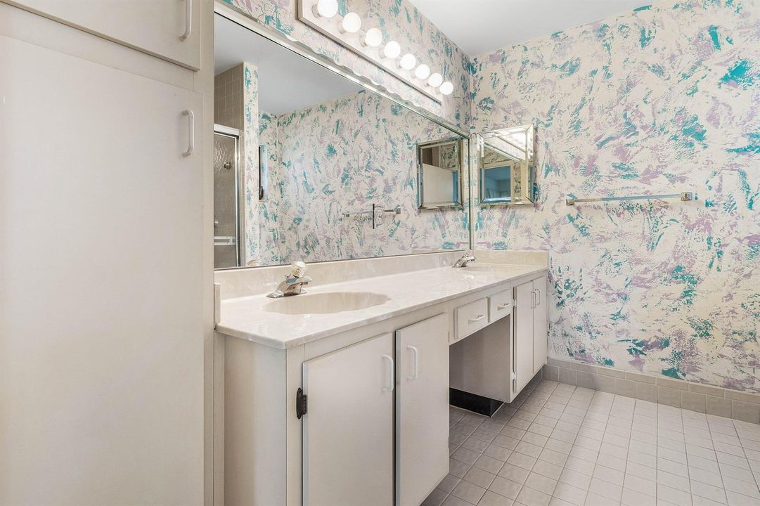 025-8271SunLakeDrive-BocaRaton-FL-33496-