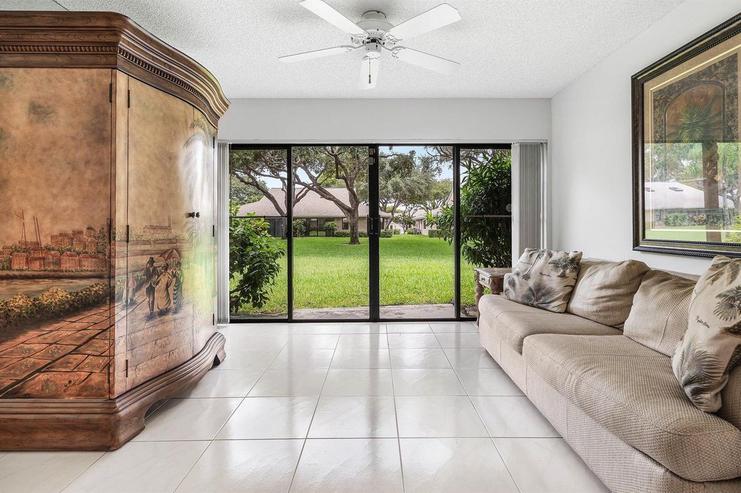 019-8271SunLakeDrive-BocaRaton-FL-33496-