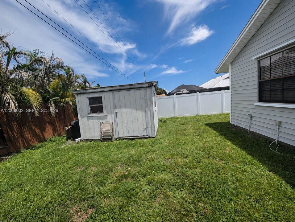 En Venta: $319,999 (4 camas, 2 baños, 1893 Pies cuadrados)