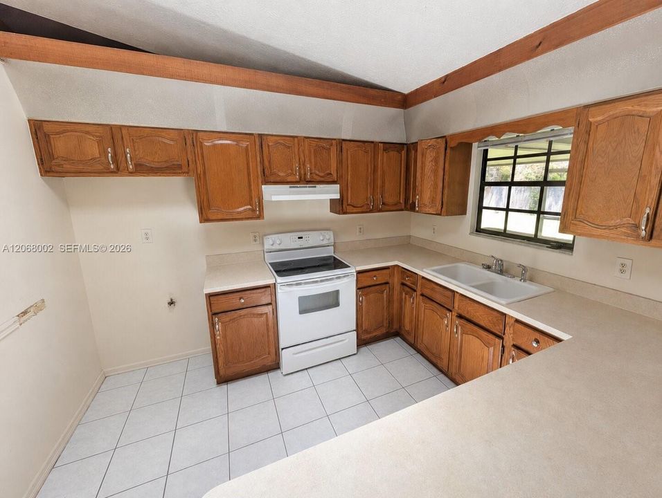En Venta: $319,999 (4 camas, 2 baños, 1893 Pies cuadrados)