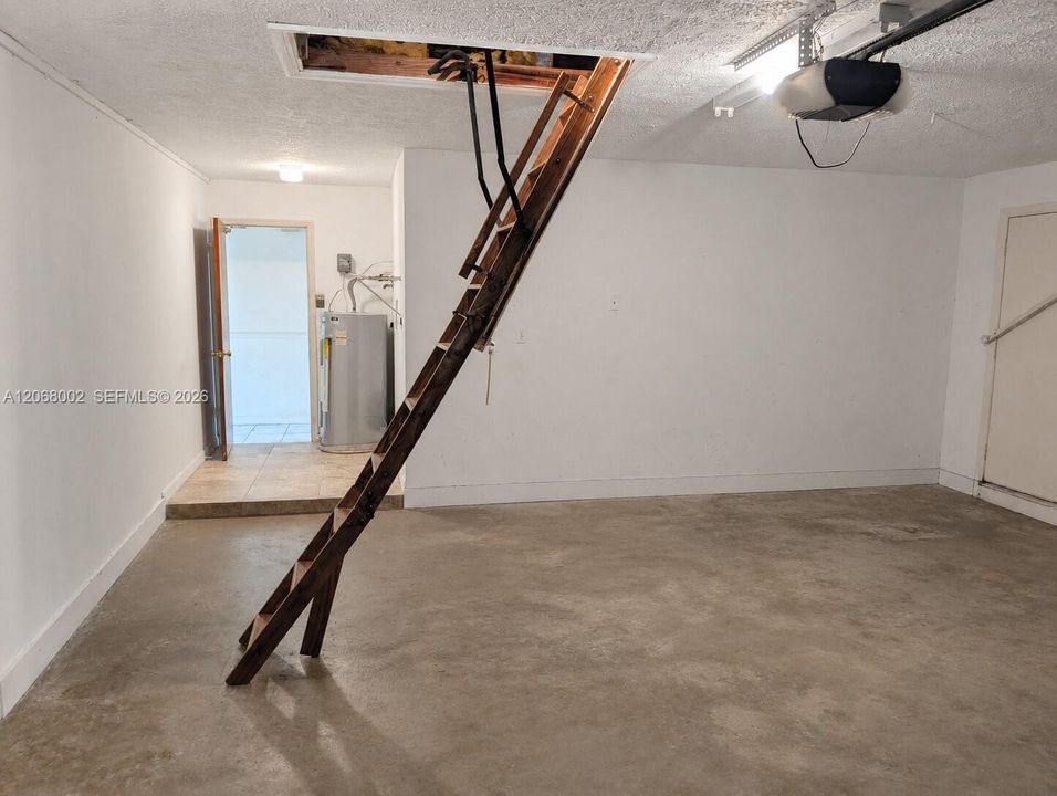 En Venta: $319,999 (4 camas, 2 baños, 1893 Pies cuadrados)