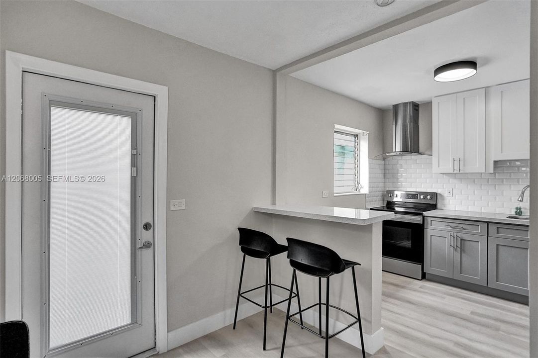For Rent: $4,500 (2 beds, 2 baths, 1000 Square Feet)