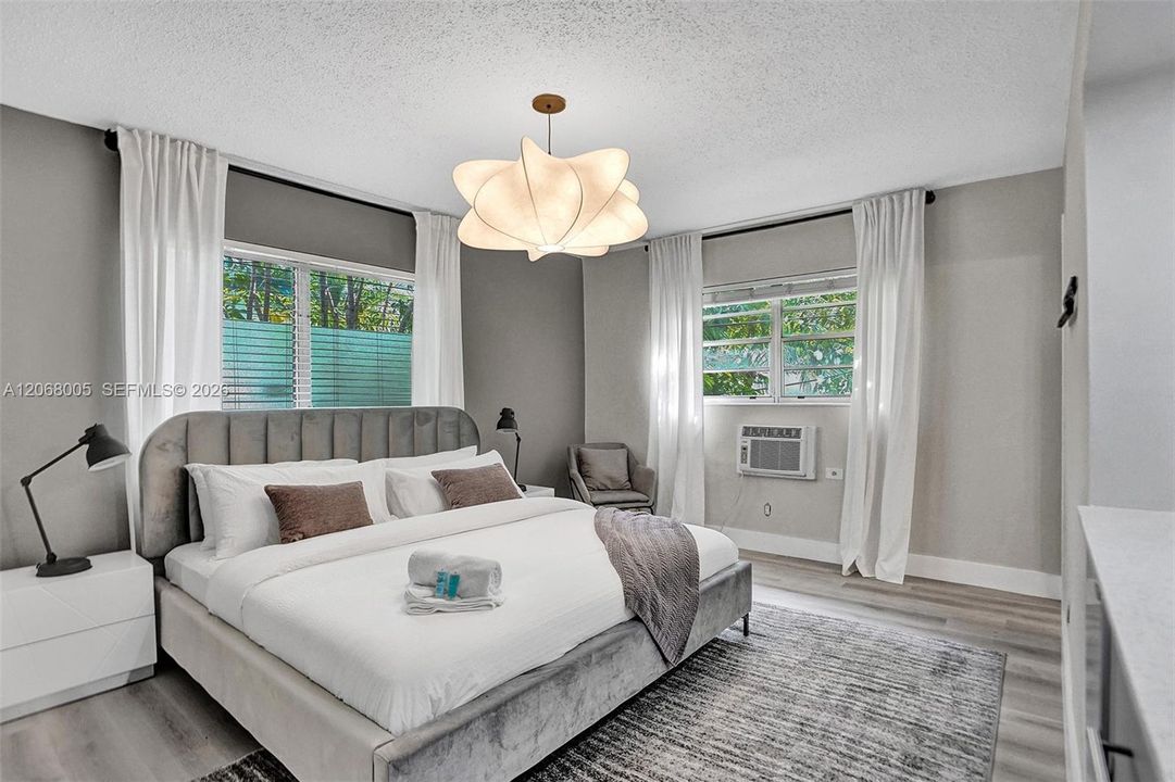 For Rent: $4,500 (2 beds, 2 baths, 1000 Square Feet)