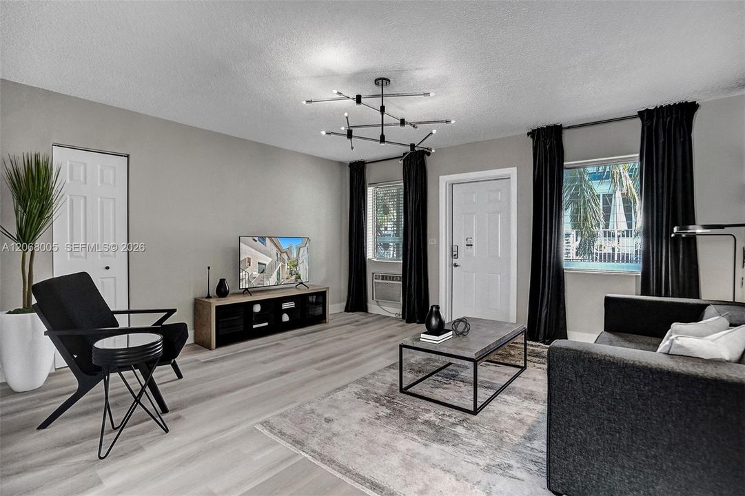 For Rent: $4,500 (2 beds, 2 baths, 1000 Square Feet)