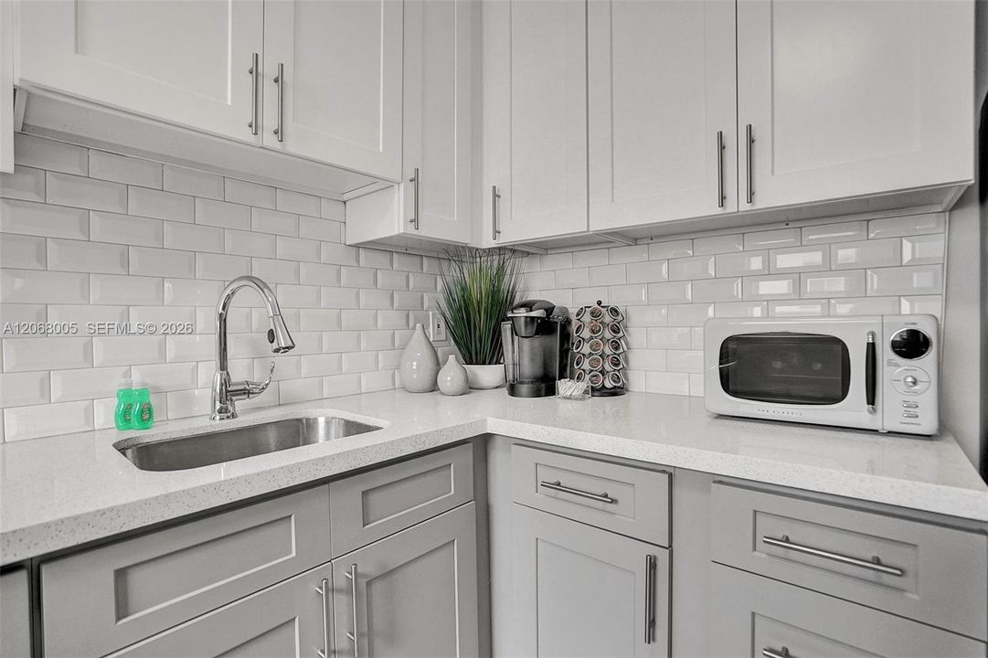 For Rent: $4,500 (2 beds, 2 baths, 1000 Square Feet)