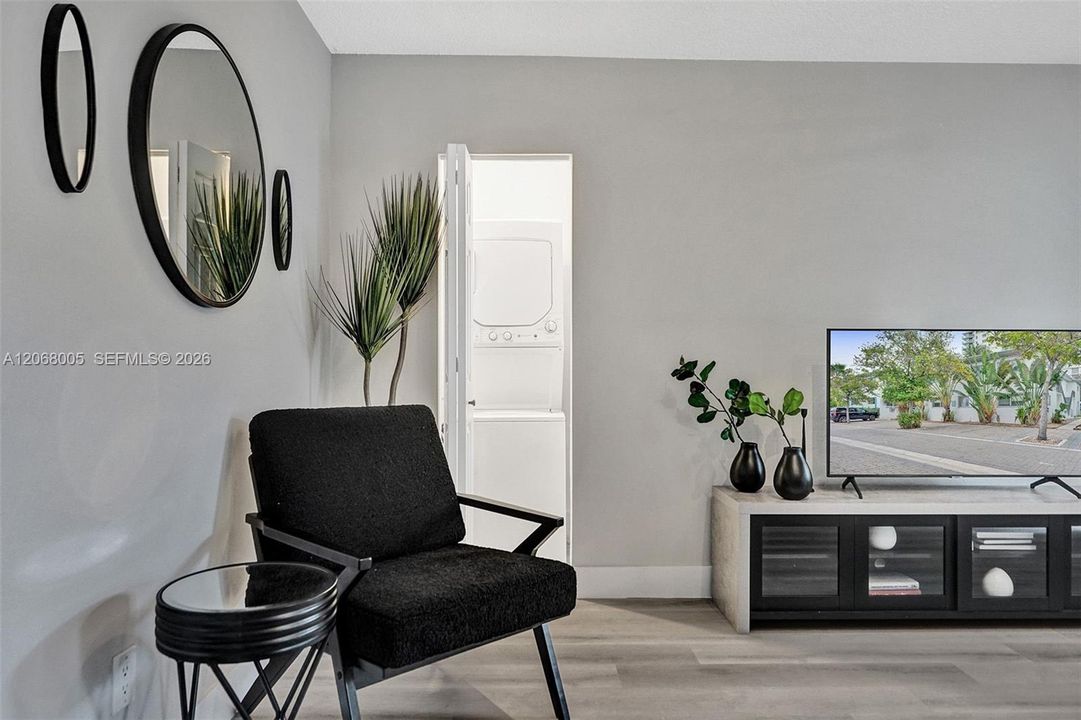 For Rent: $4,500 (2 beds, 2 baths, 1000 Square Feet)