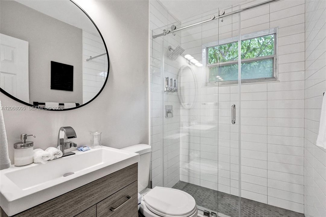For Rent: $4,500 (2 beds, 2 baths, 1000 Square Feet)