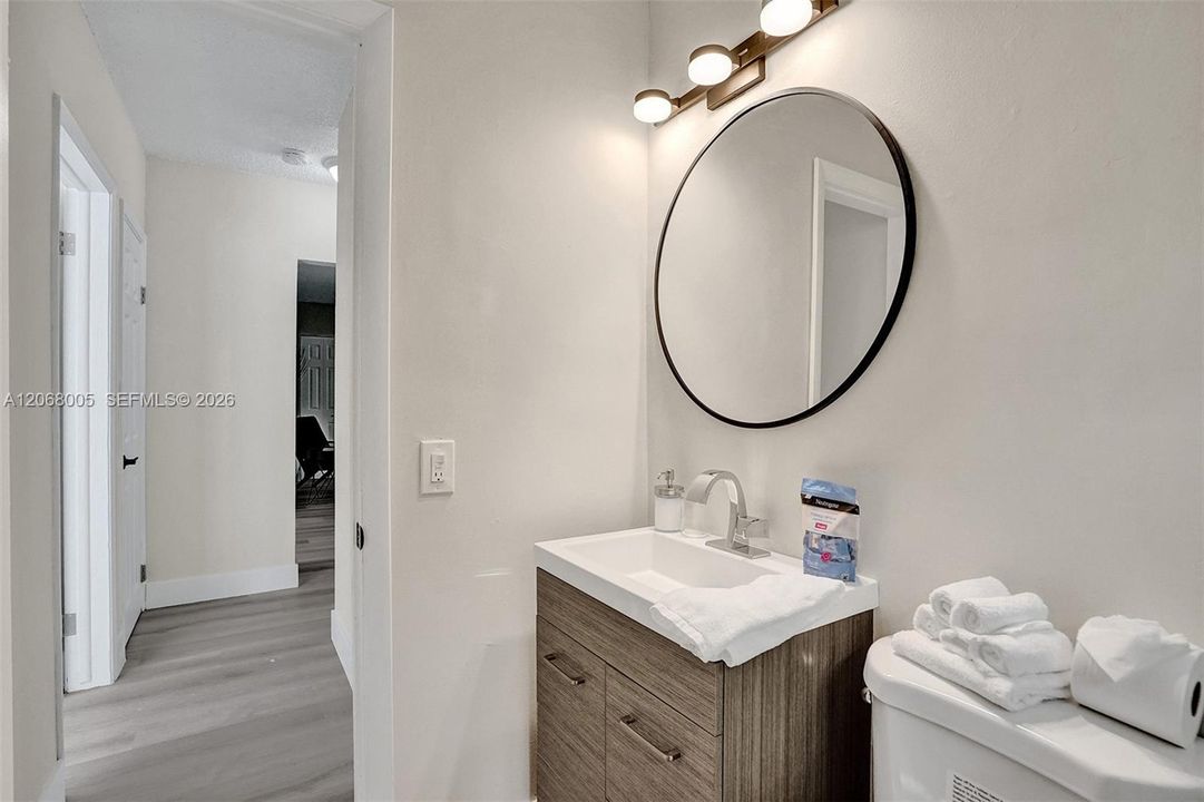 For Rent: $4,500 (2 beds, 2 baths, 1000 Square Feet)